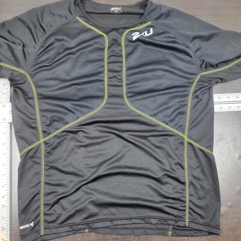 2XU Men's Compression Black Yellow Stitching Athletic T-Shirt Size Large - Picture 5 of 8